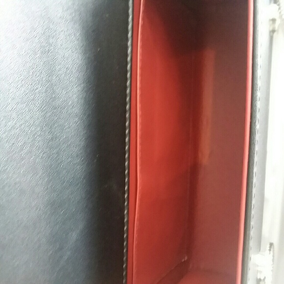 Authentic Yves Saint Laurent purse - Picture 4 of 8